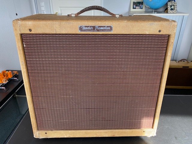Fender-Tweed-Tremolux-Amp-1960-narrow-panel-001.jpg