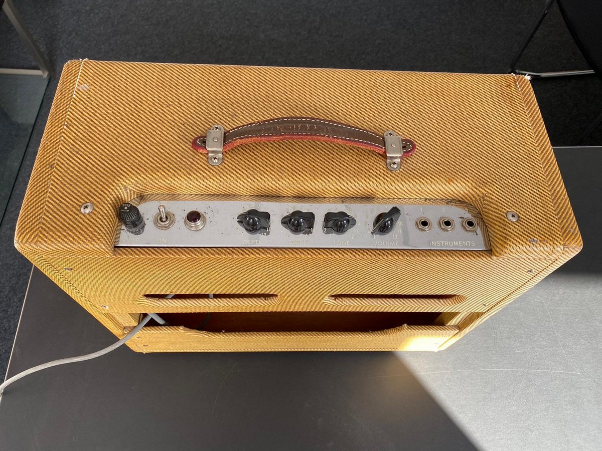 Fender-Vibrolux-Tweed-1959-wide-panel-003.JPG