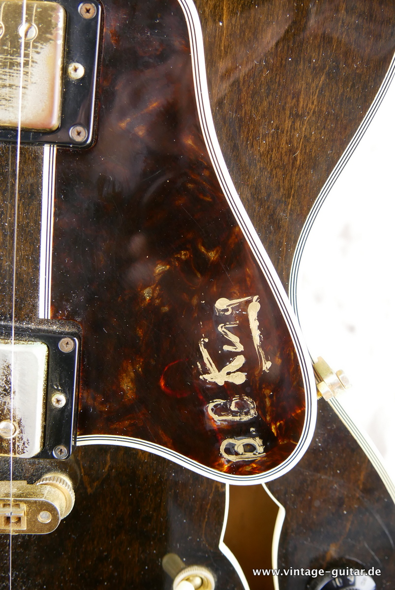 Gibson_ES_355_walnut_1977-013.JPG