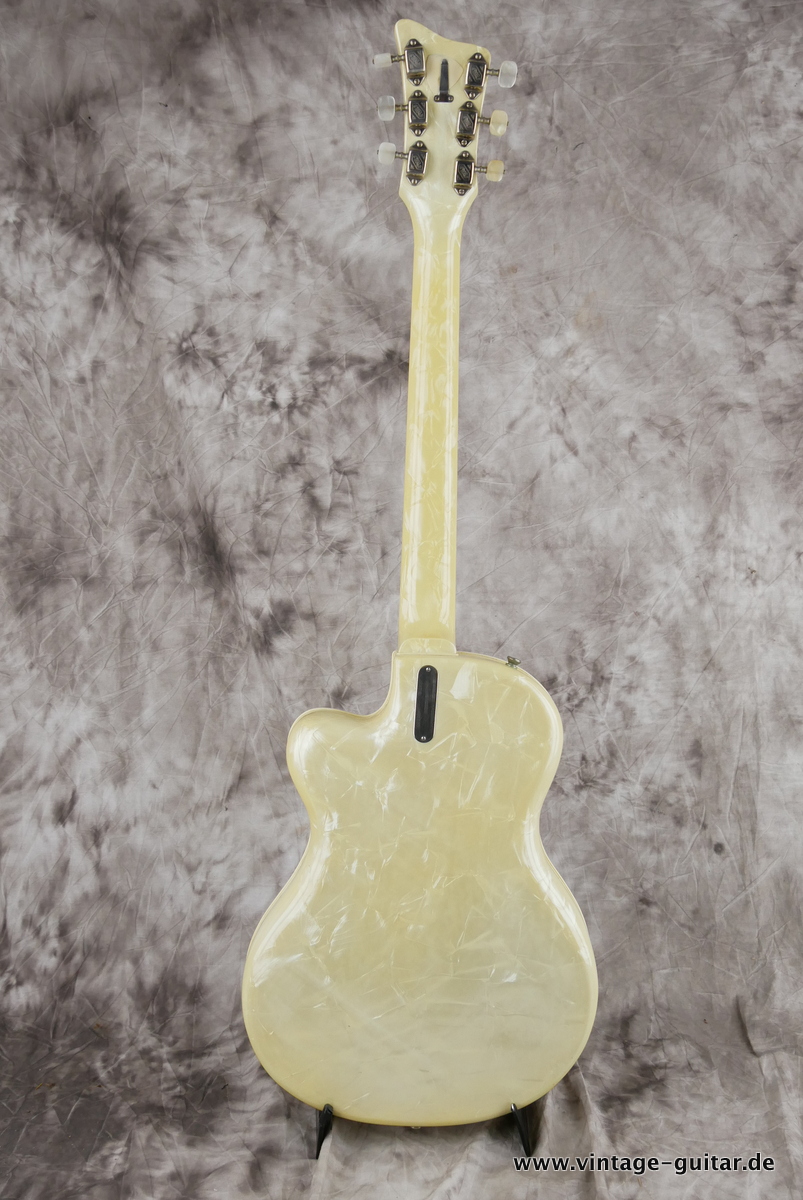 img/vintage/4099/Hagstrom_P_46_red_sparkle_1959-002.JPG