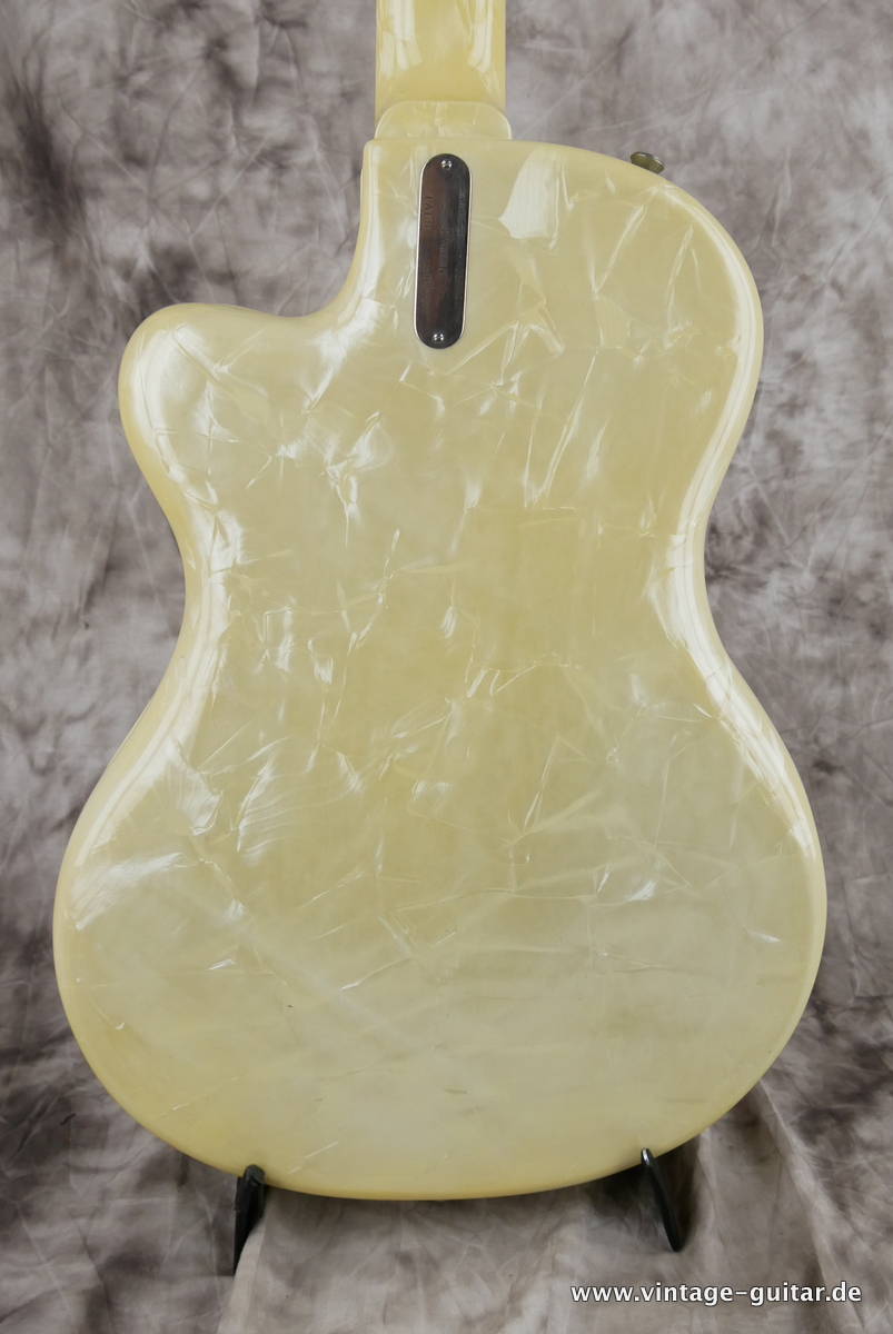 img/vintage/4099/Hagstrom_P_46_red_sparkle_1959-004.JPG