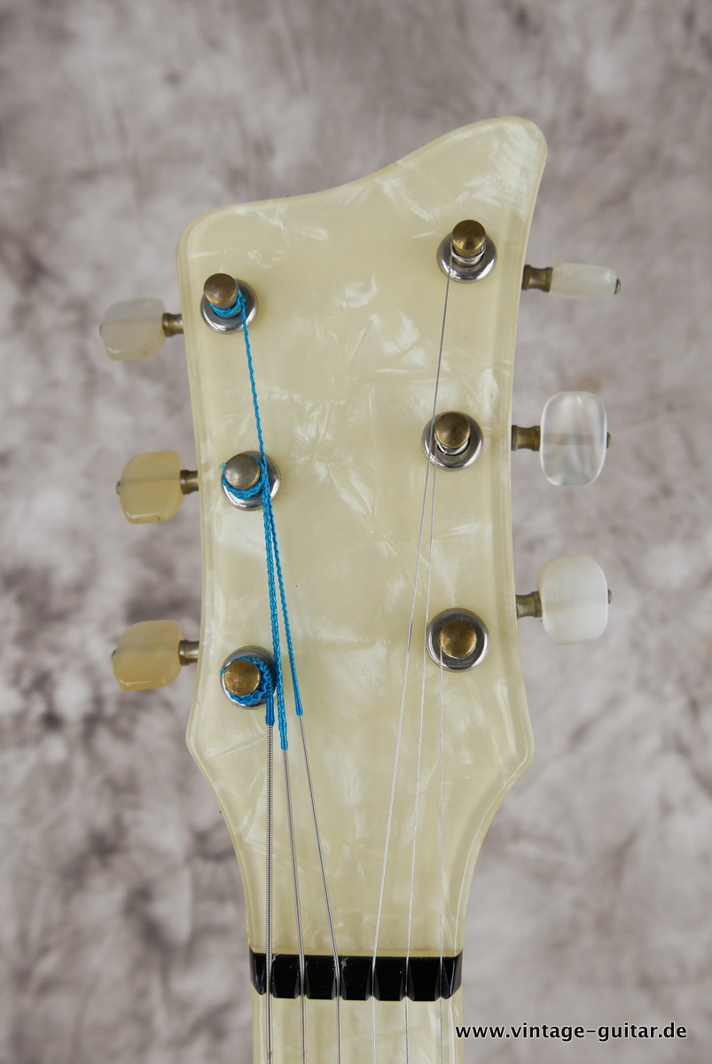 img/vintage/4099/Hagstrom_P_46_red_sparkle_1959-009.JPG