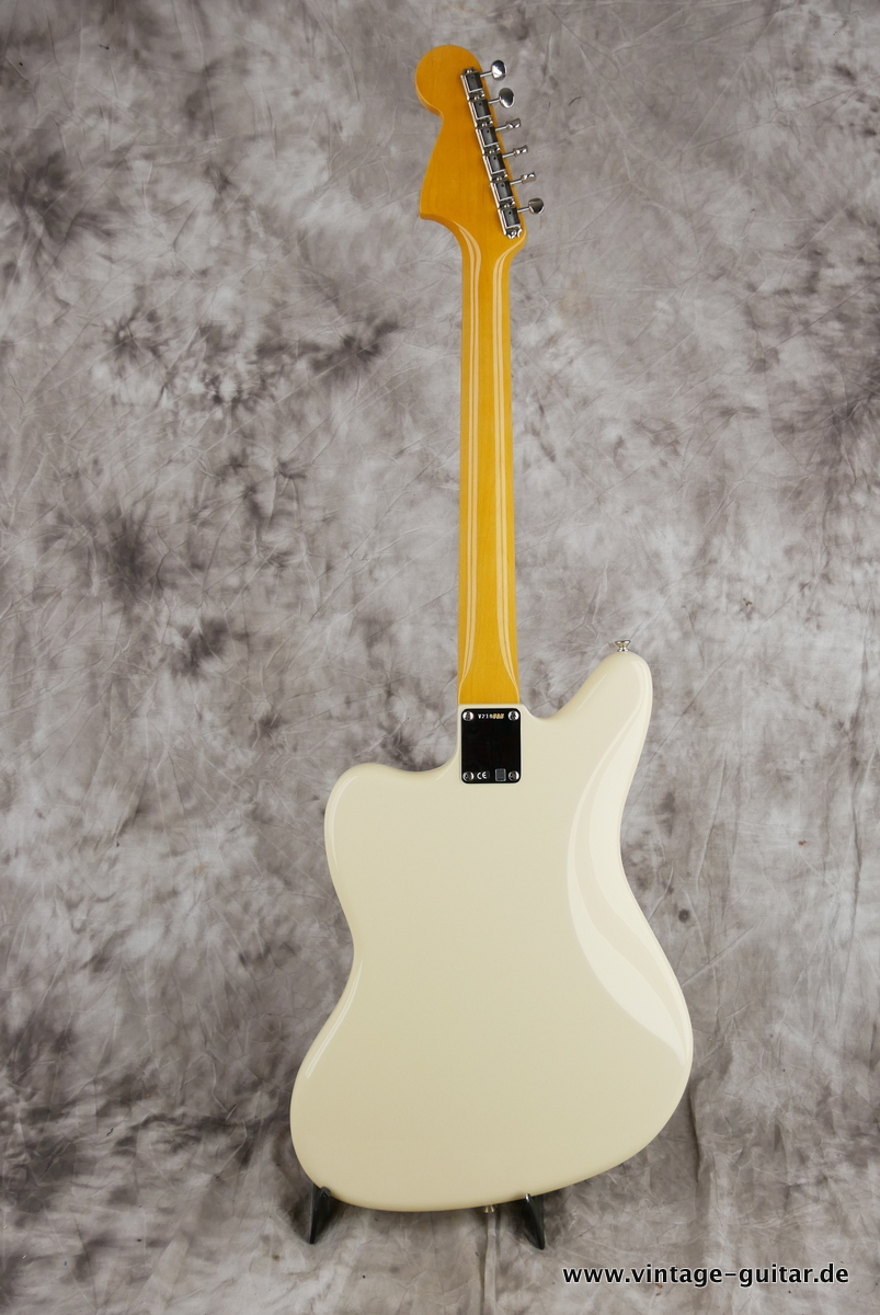 Fender_Jaguar_Johnny_Marr_olympic_white_2019-002.jpg