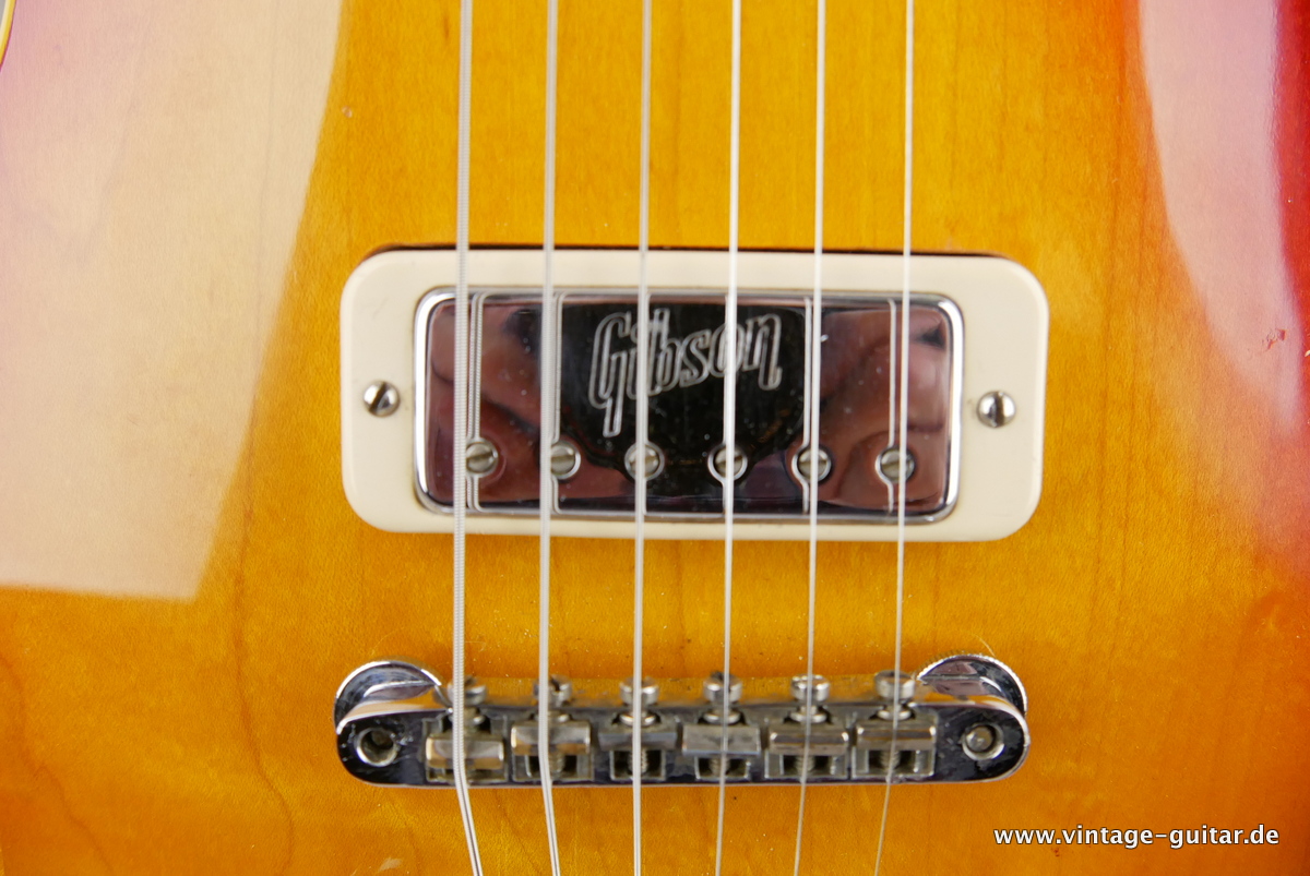 Gibson_Les_Paul_Deluxe_sunburst_1972-014.JPG