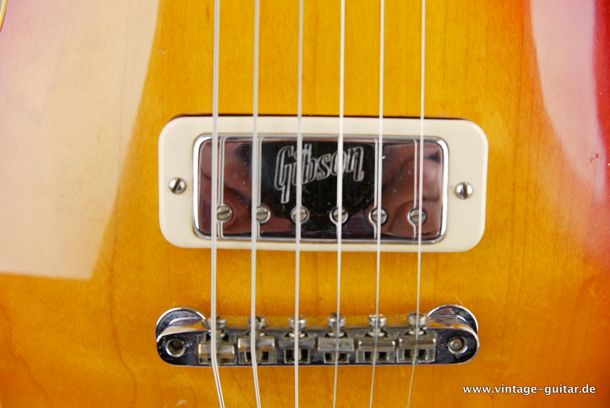 img/vintage/4101/Gibson_Les_Paul_Deluxe_sunburst_1972-014.JPG