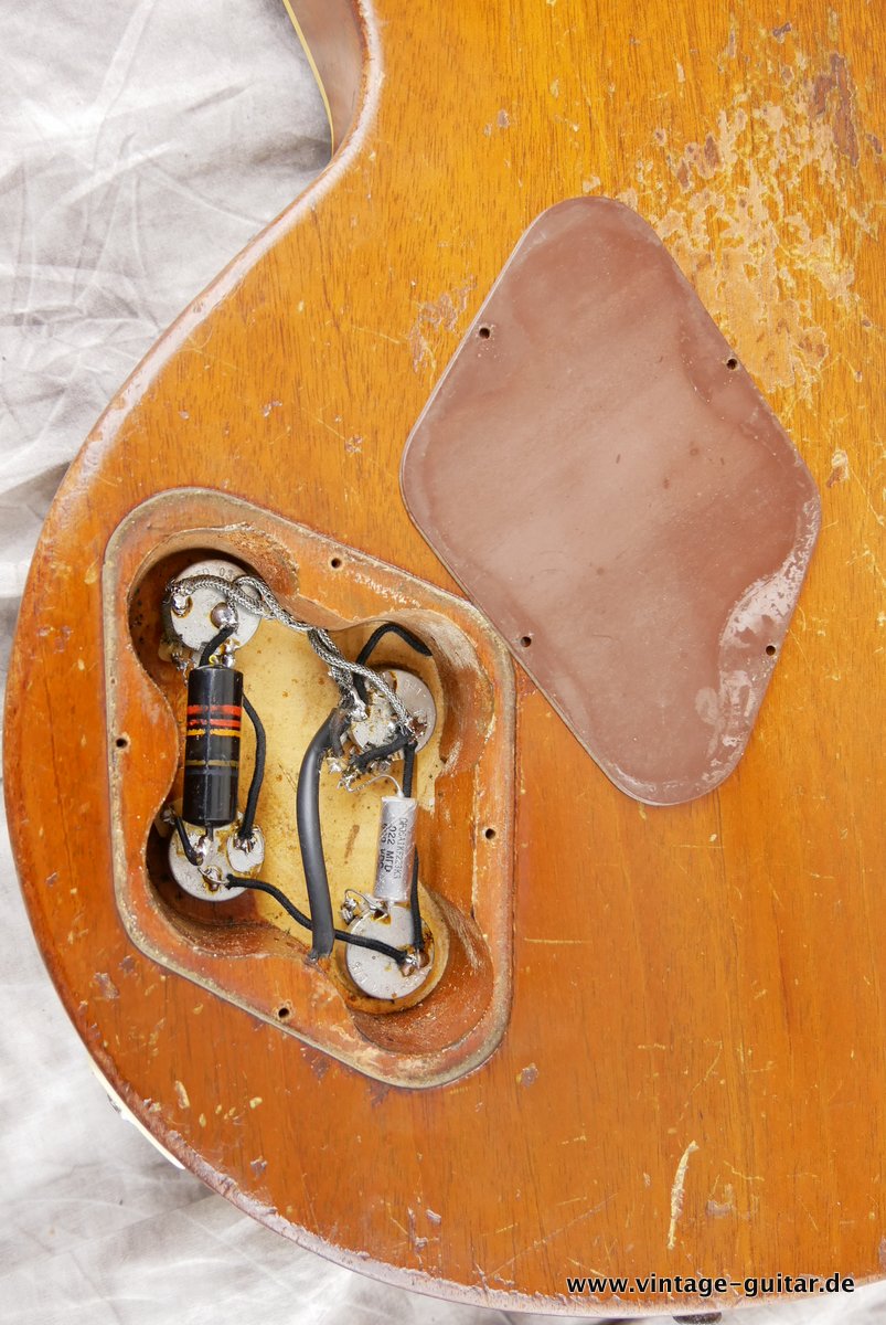 Gibson-Les-Paul-Goldtop-1952-converted-024.JPG