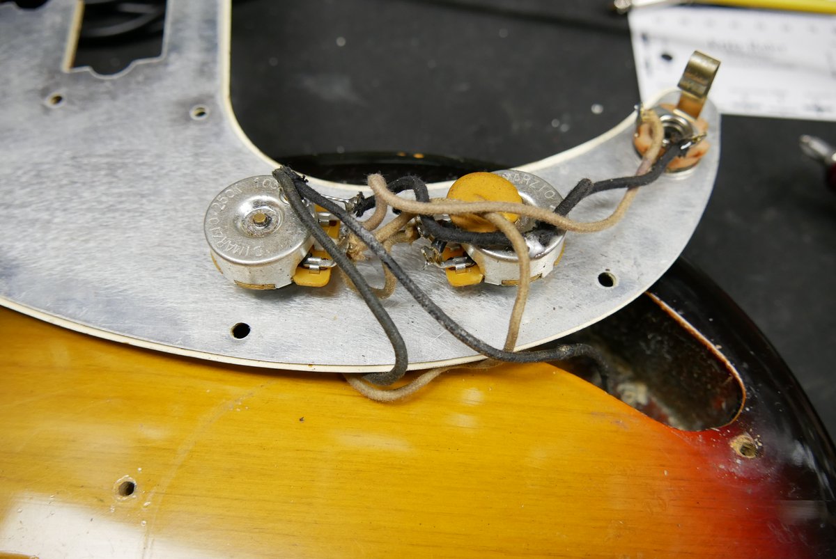 Fender-Precision-Bass-1964-sunburst-025.JPG