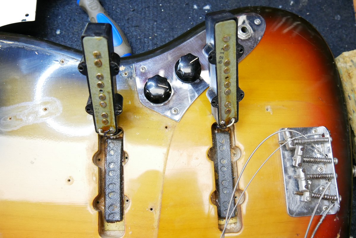 Fender-Jazz-Bass-1971-sunburst-019.JPG