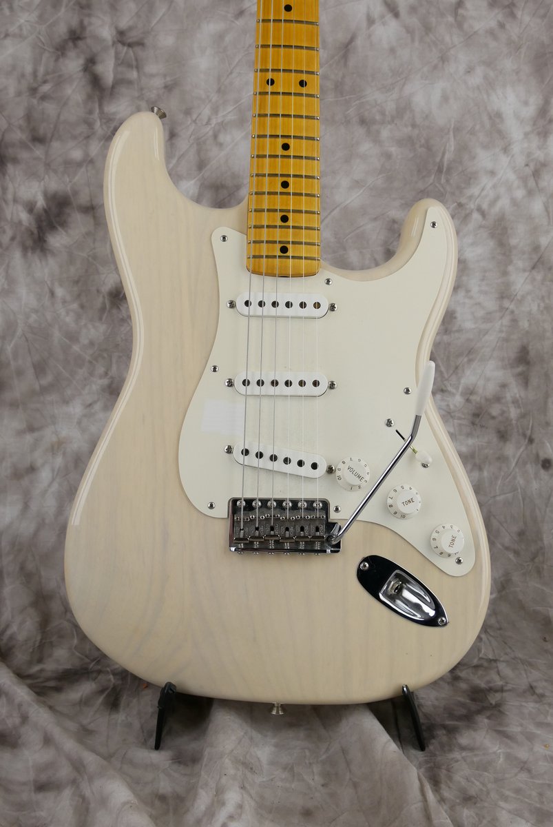 Fender-Stratocaster-57-Reissue-AVRI-2008-blonde-002.JPG