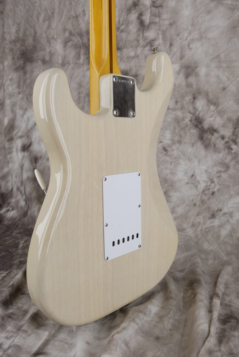 Fender-Stratocaster-57-Reissue-AVRI-2008-blonde-007.JPG