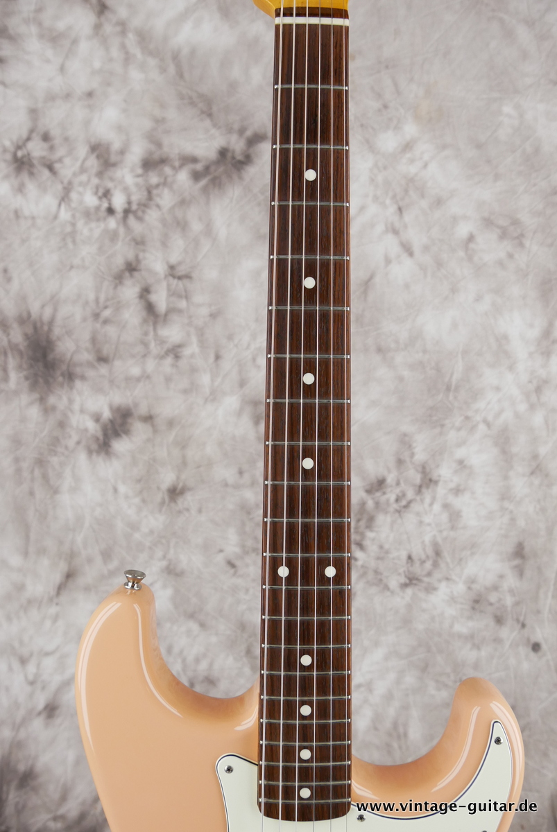 Fender_Stratocaster_custom_limited_Japan_flamingo_pink_1994-011.JPG