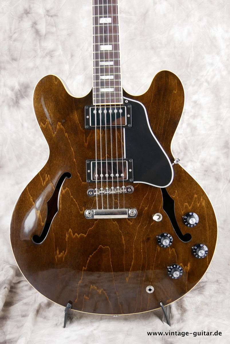 Gibson_ES_335_70s_limited_edition_walnut_2017-003.JPG