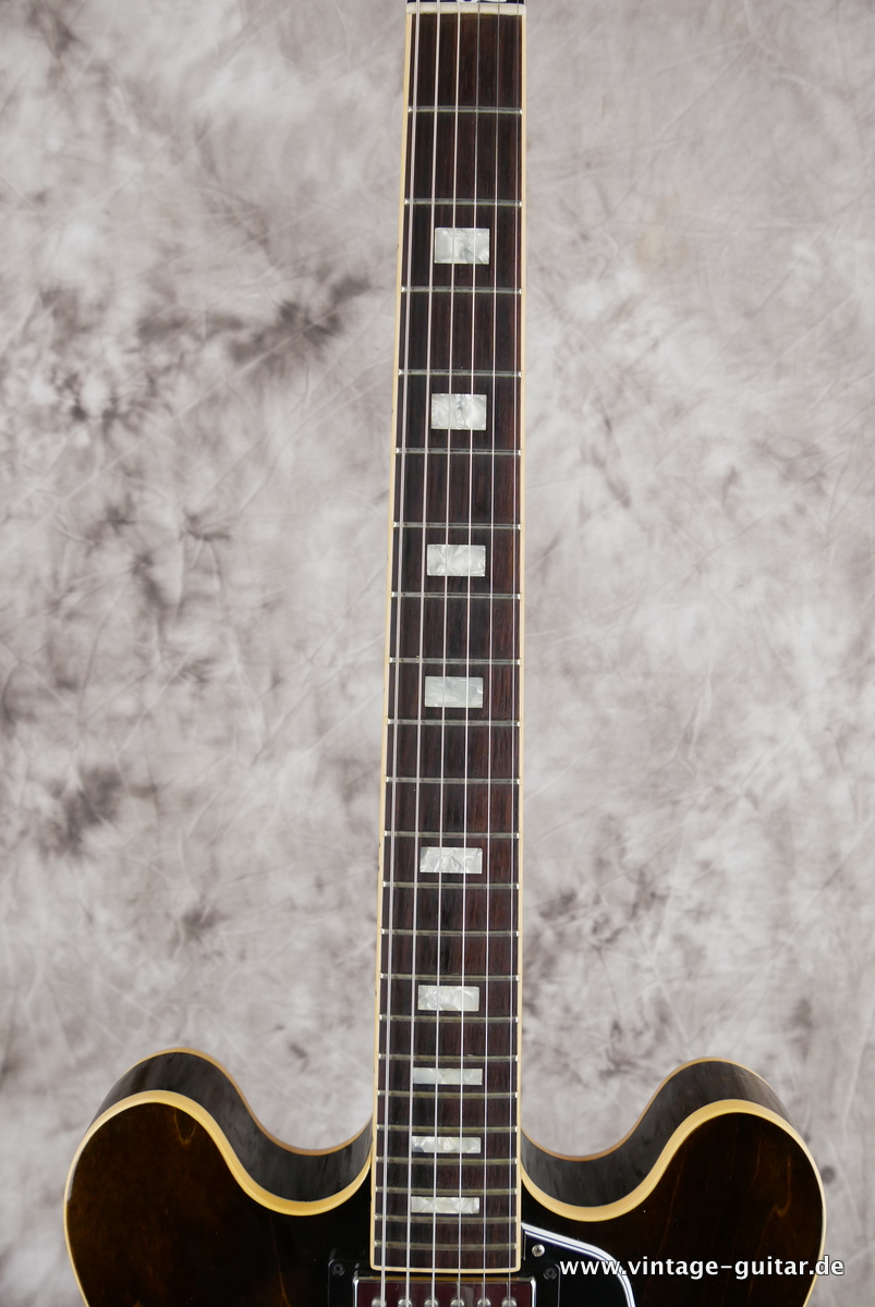 Gibson_ES_335_70s_limited_edition_walnut_2017-011.JPG