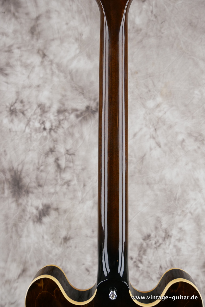 img/vintage/4140/Gibson_ES_335_70s_limited_edition_walnut_2017-012.JPG