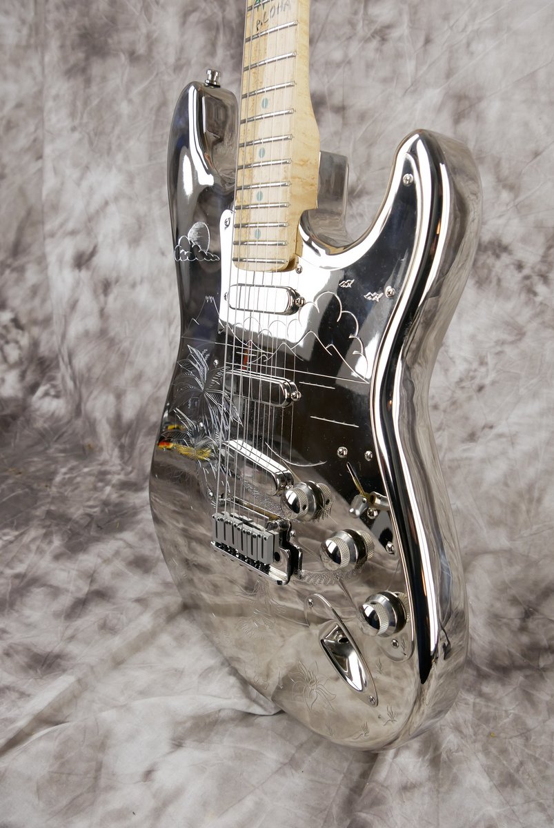 img/vintage/4145/Fender-Aloha-Stratocaster-Freddie-Tawares-Commemorative-Linited-Edition-1995-005.JPG