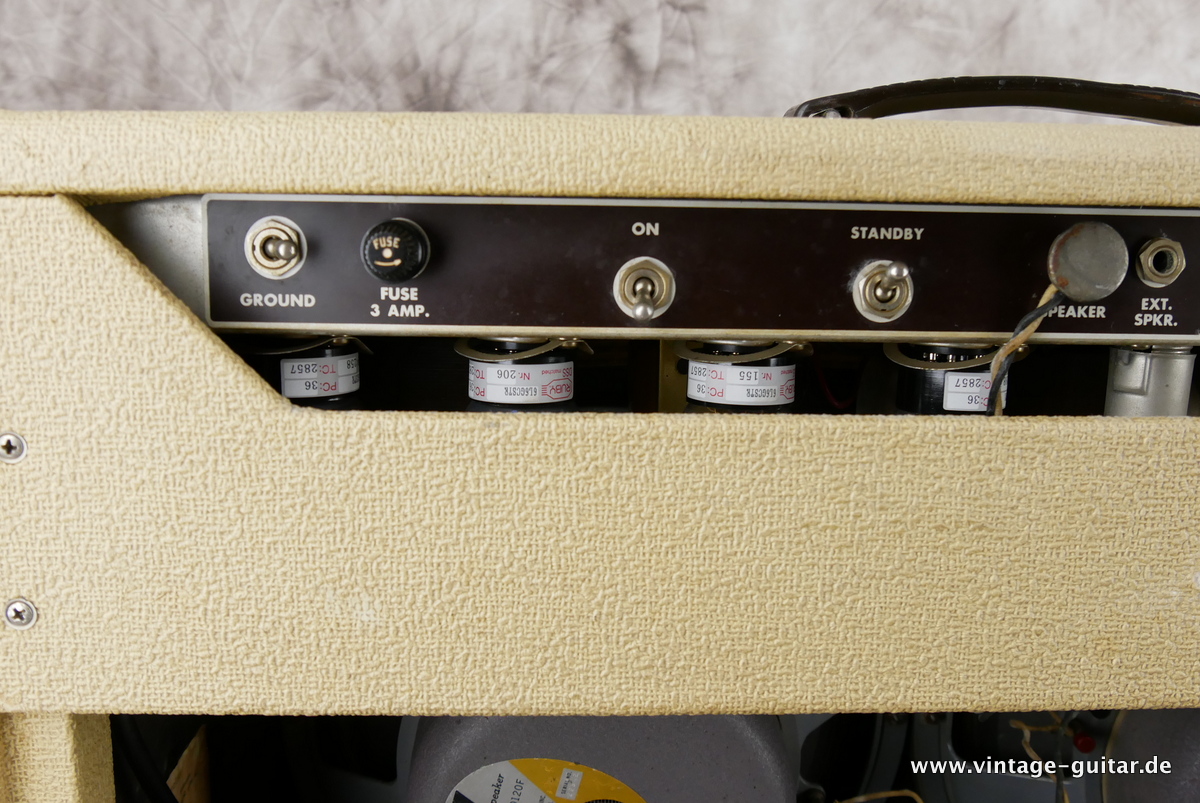 img/vintage/4161/Fender_Twin_Amp_blonde_JBL_1963-007.JPG