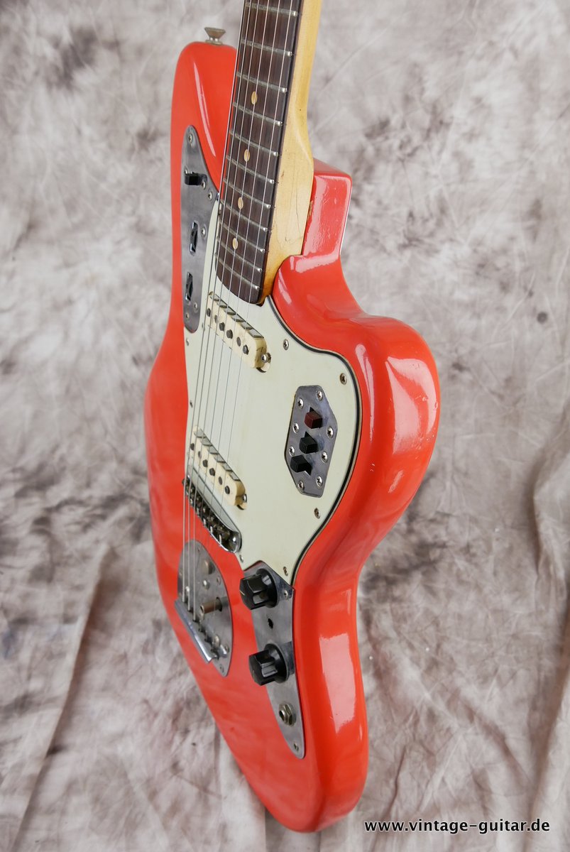 img/vintage/4166/Fender-Jaguar-fiesta-red-1964-006.JPG
