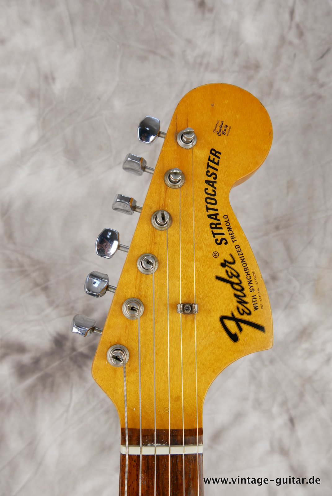img/vintage/4193/Fender-Stratocaster-1972-sunburst-4-hole-009.JPG