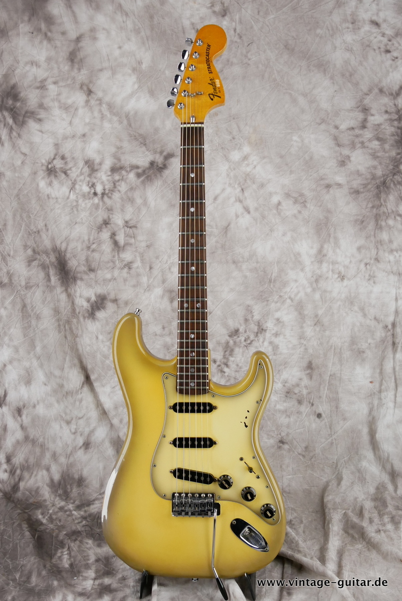 Fender_Stratocaster_antigua_1979-001.JPG