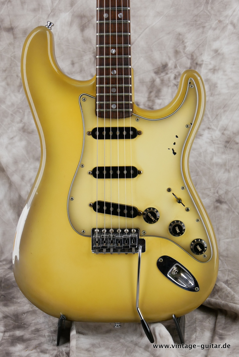 Fender_Stratocaster_antigua_1979-003.JPG