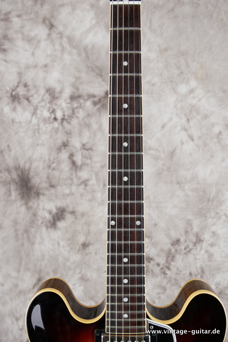 Gibson_ES_335_59_Custom_Shop_sunburst_2009-011.JPG