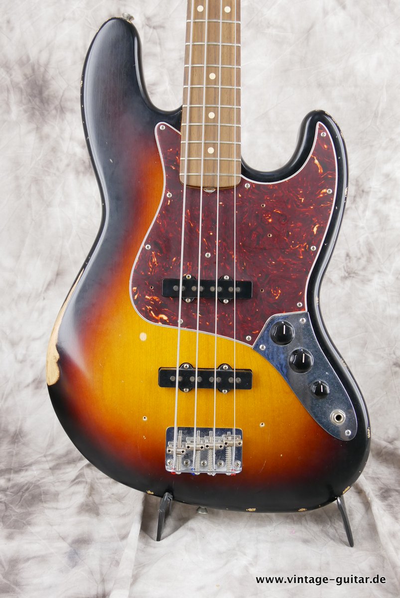 Fender-Jazz-Bass-60s-Reissue-roadworn-sunburst-002.JPG
