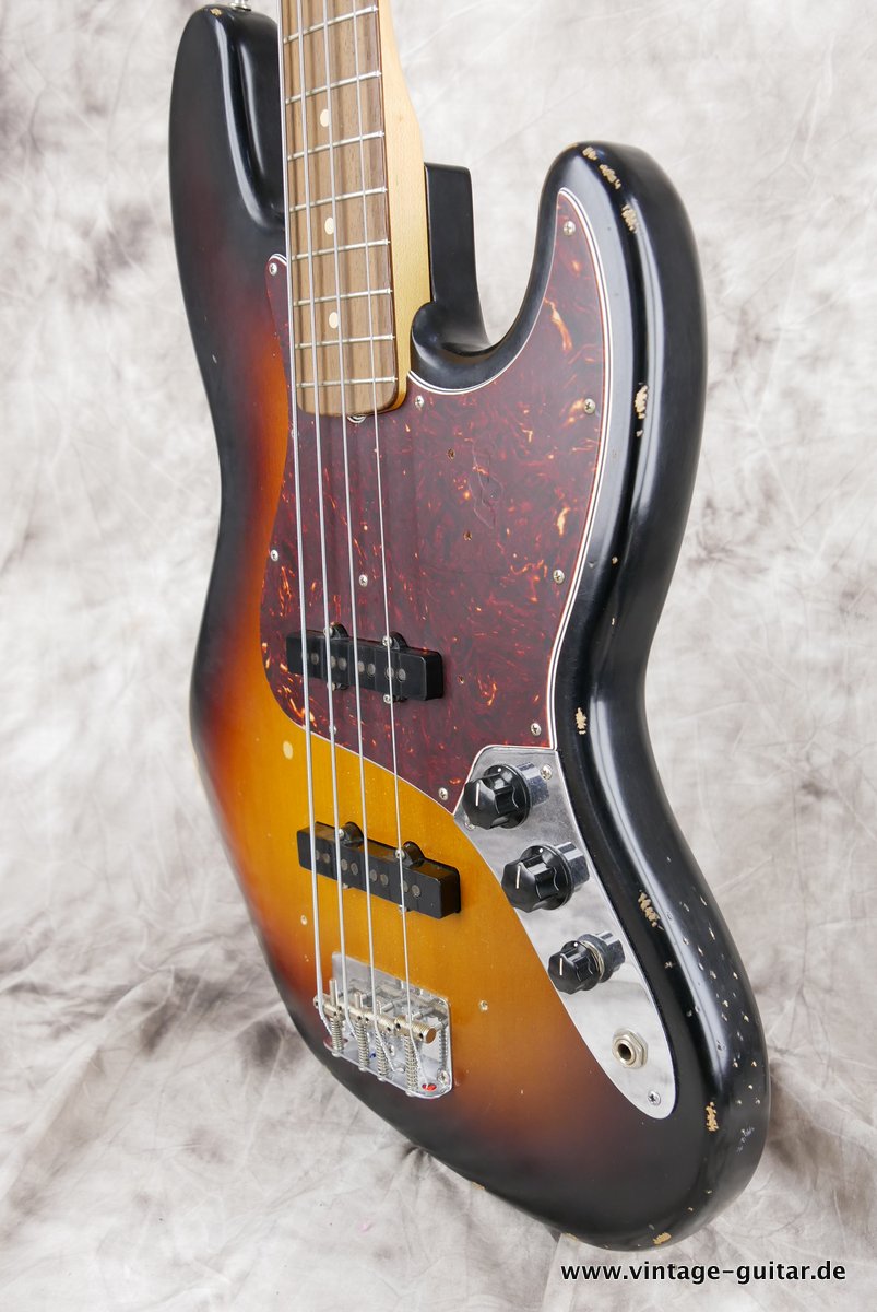 Fender-Jazz-Bass-60s-Reissue-roadworn-sunburst-010.JPG