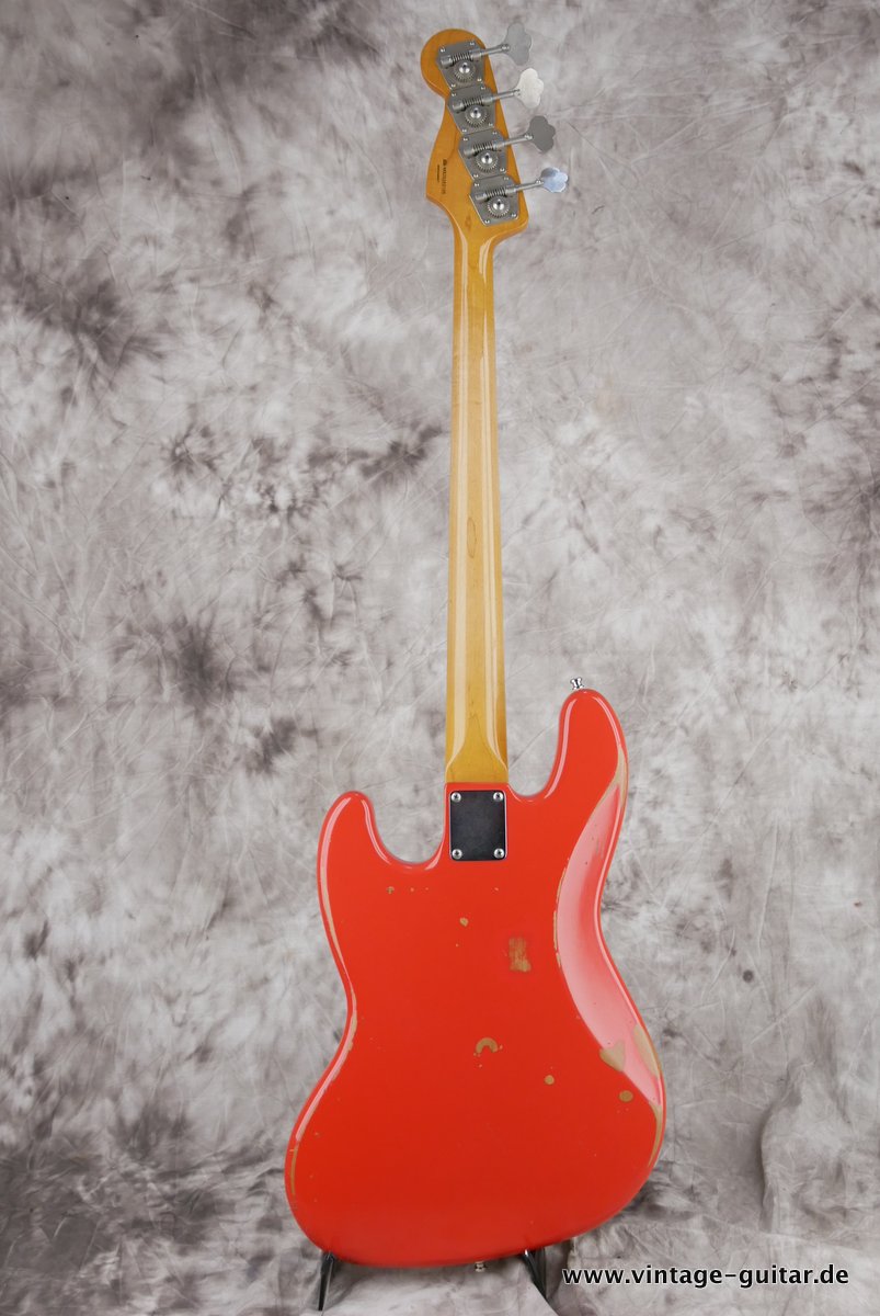 Fender-Jazz-Bass-60s-reissue-sunburst-roadworn-003.JPG
