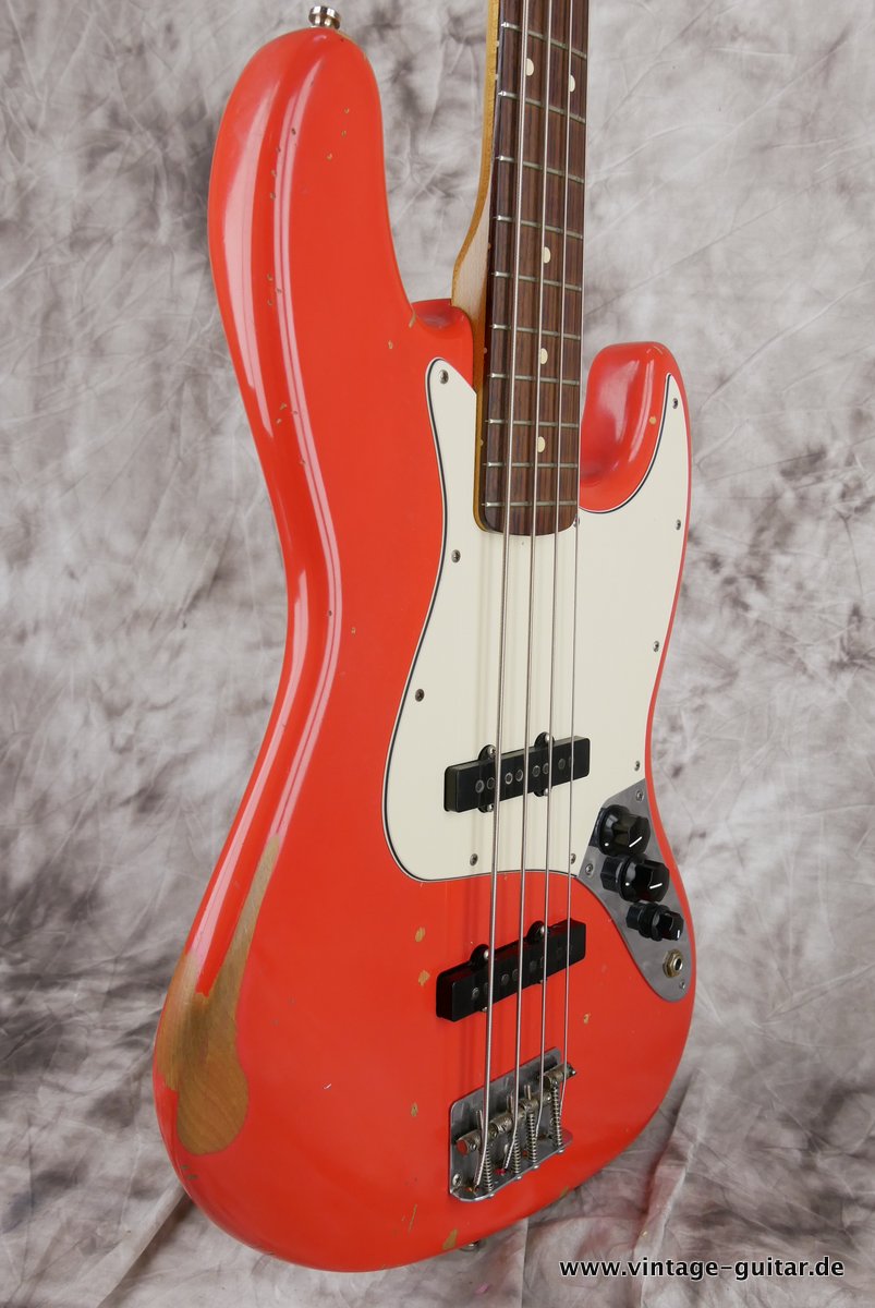 Fender-Jazz-Bass-60s-reissue-sunburst-roadworn-005.JPG