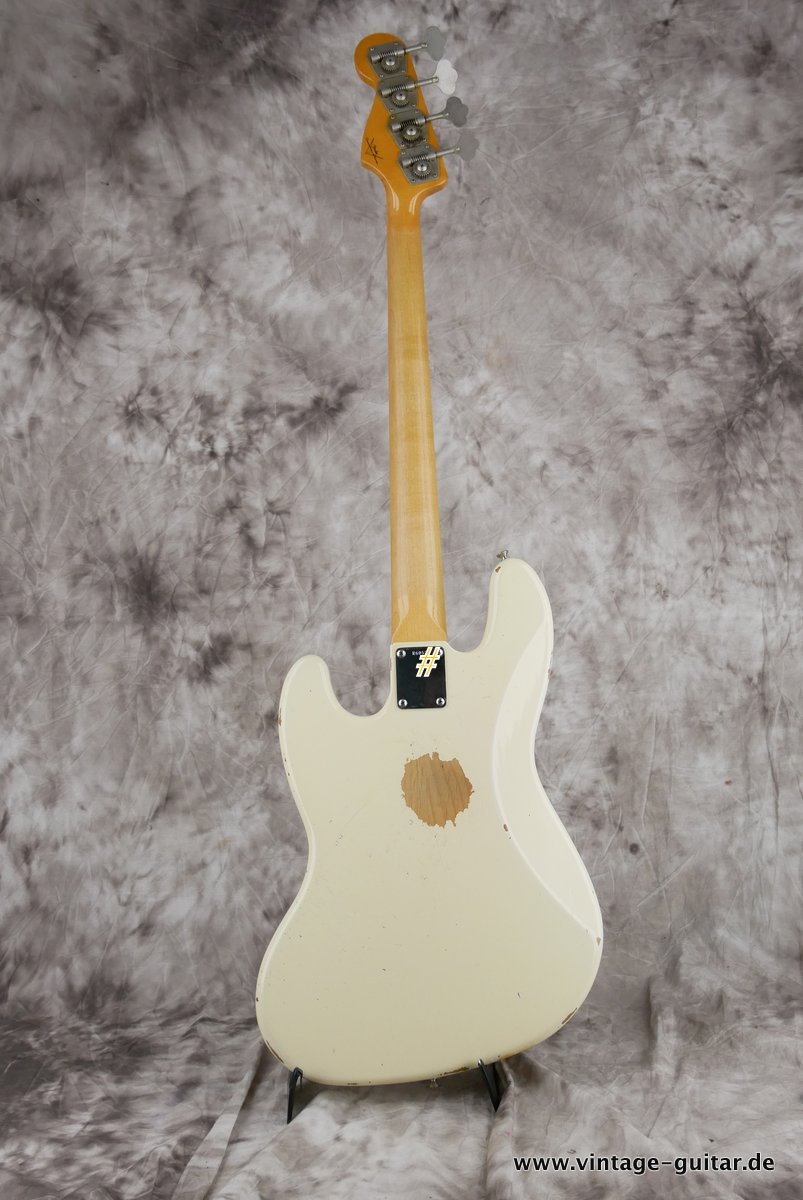 Fender-Jazz-Bass-1960s-Reissue-AVRI-Custom-Shop-1999-003.JPG