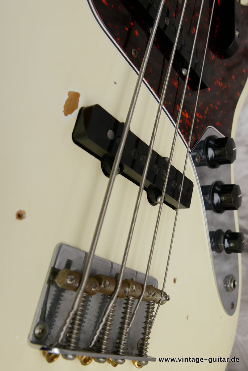Fender-Jazz-Bass-1960s-Reissue-AVRI-Custom-Shop-1999-015.JPG