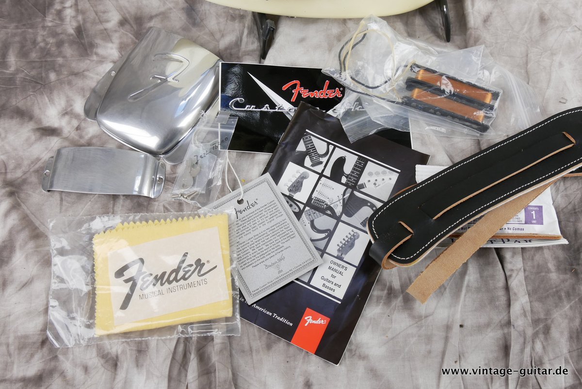 Fender-Jazz-Bass-1960s-Reissue-AVRI-Custom-Shop-1999-018.JPG