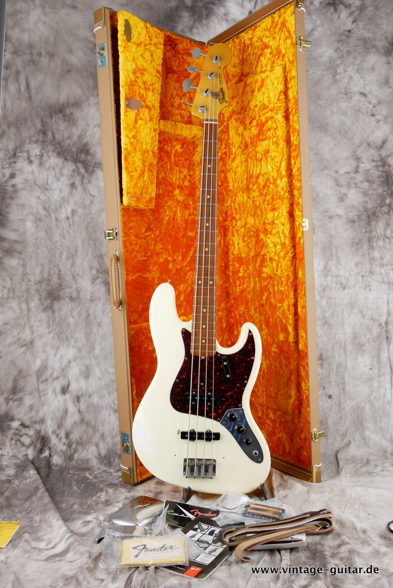 Fender-Jazz-Bass-1960s-Reissue-AVRI-Custom-Shop-1999-020.JPG