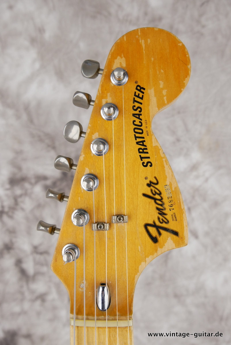 Fender_Stratocaster_black_1976-009.JPG