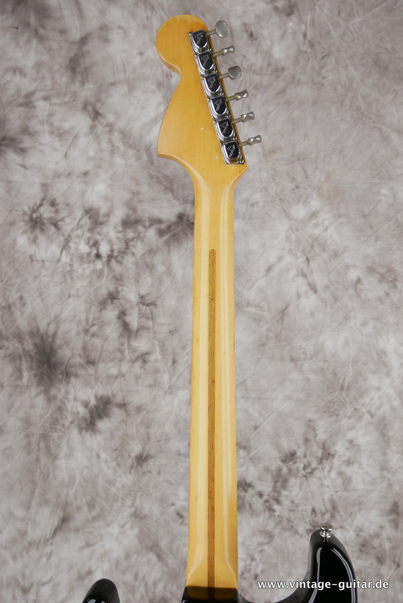 Fender_Stratocaster_black_1976-012.JPG