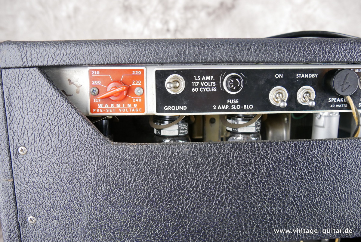 Fender_Super_Reverb_silverface_alutrim_1968-007.JPG