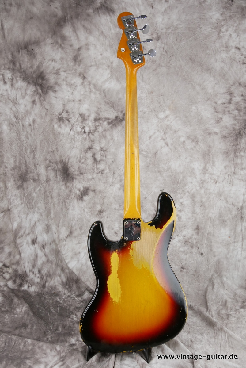 Fender_Jazz_Bass_sunburst_1966-002.JPG