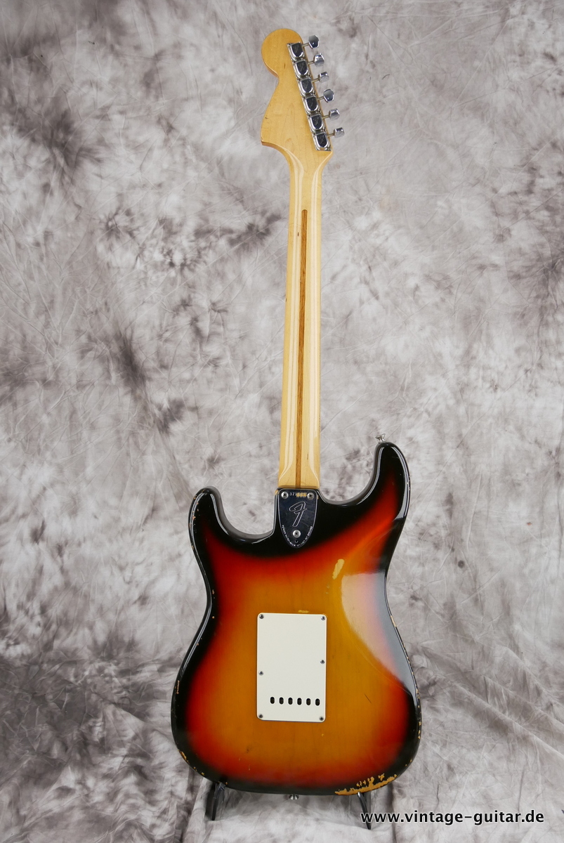 Fender_Stratocaster_sunburst_1973-002.JPG