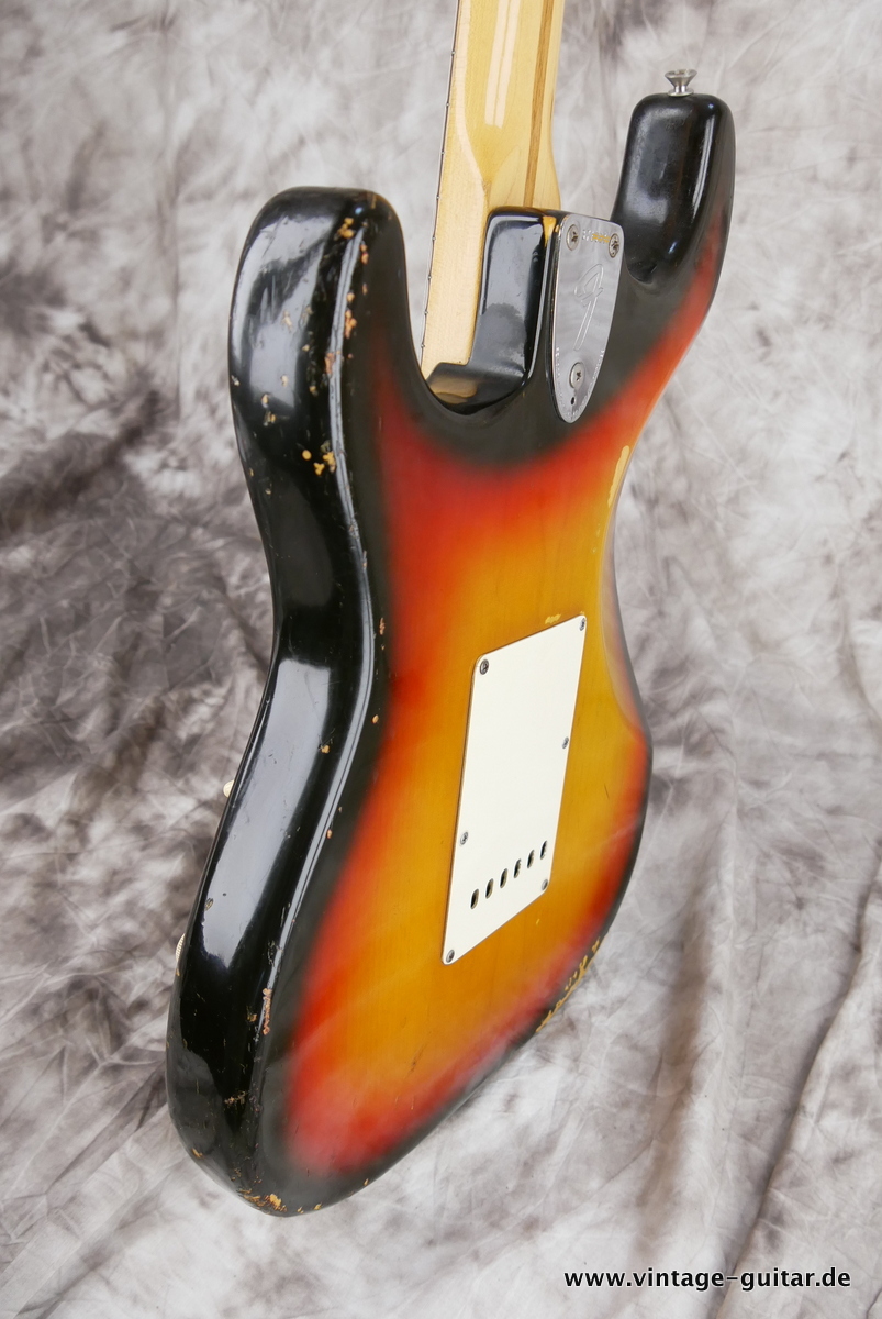 Fender_Stratocaster_sunburst_1973-007.JPG