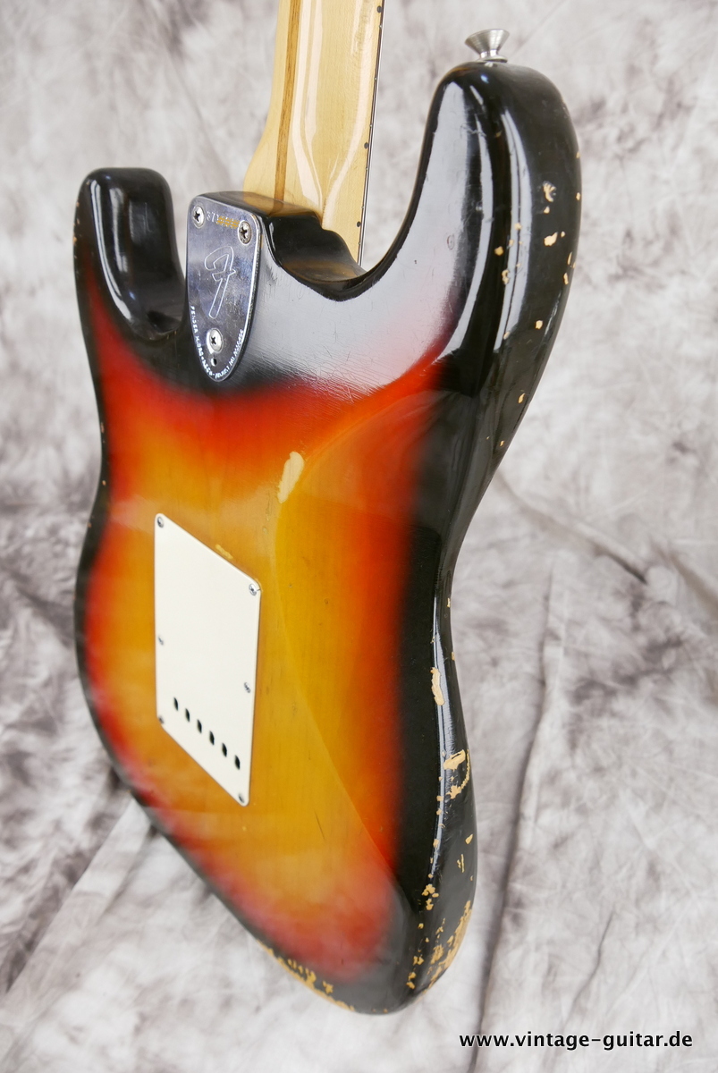 Fender_Stratocaster_sunburst_1973-008.JPG