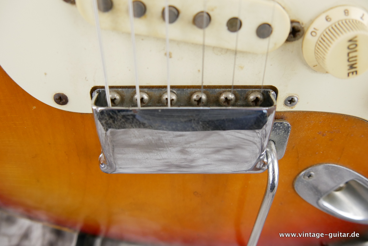 Fender_Stratocaster_sunburst_1973-013.JPG