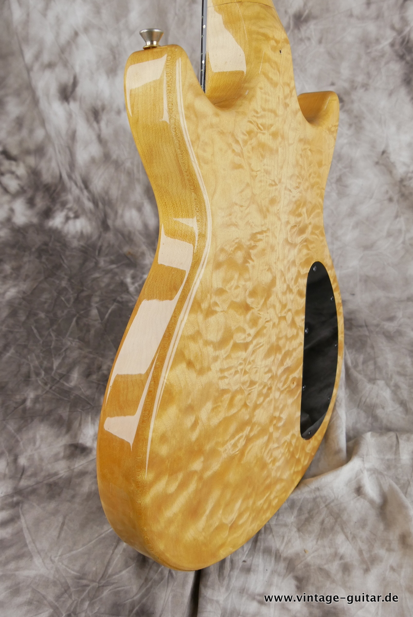 Carvin_DC_160_lefthand_curly_maple_1987-007.JPG