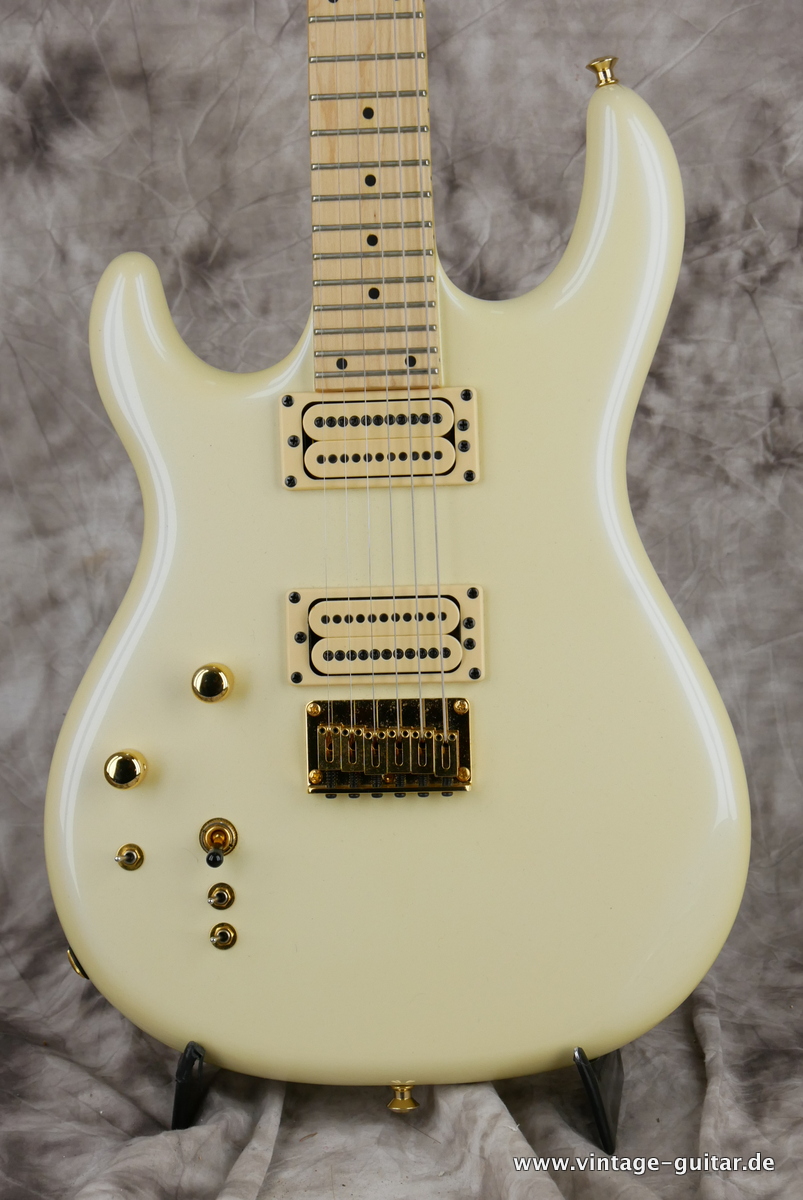 img/vintage/4266/Carvin_DC_127_L_white_lefthand_1988-003.JPG