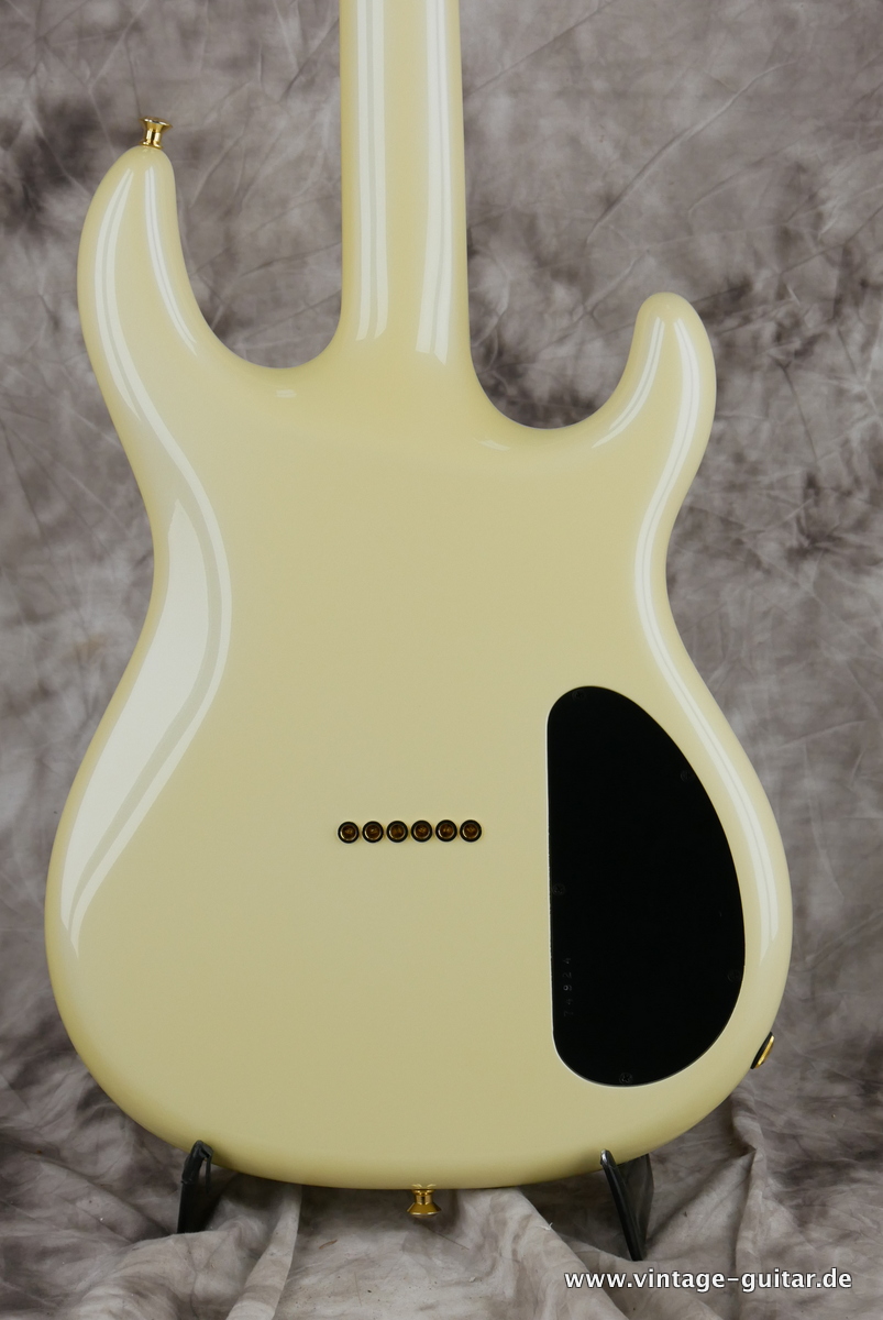 img/vintage/4266/Carvin_DC_127_L_white_lefthand_1988-004.JPG