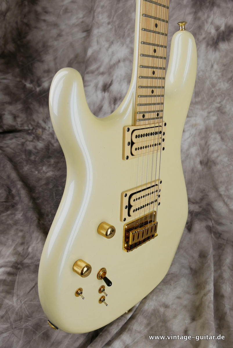 Carvin_DC_127_L_white_lefthand_1988-005.JPG