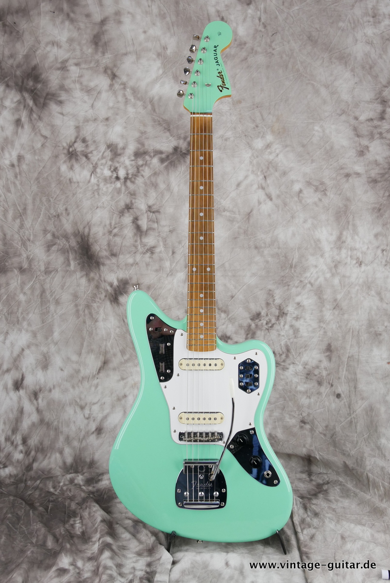 Fender_Jaguar_green_Japan_1993-001.JPG