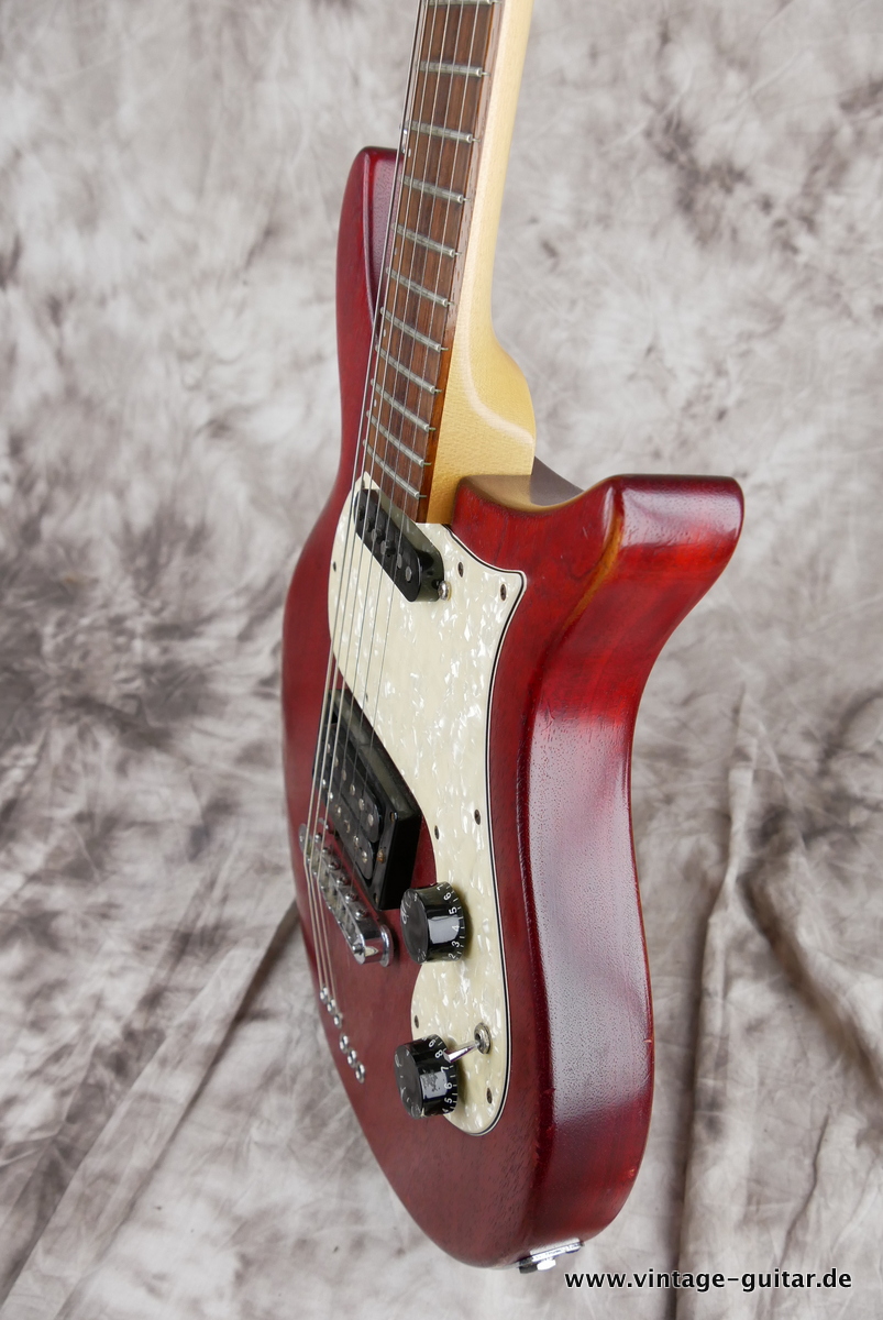 img/vintage/4272/Patrick_Eggle_New_York_transparent_cherry_red_1994-006.JPG
