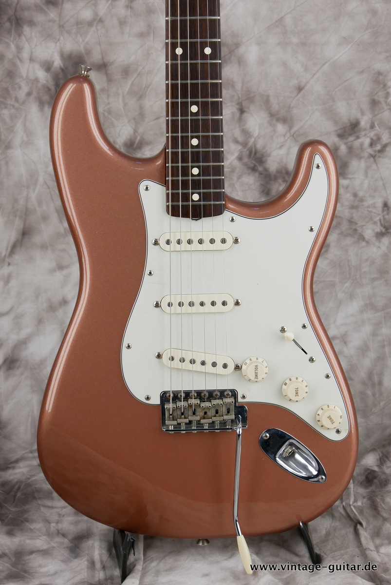 FENDER Stratocaster