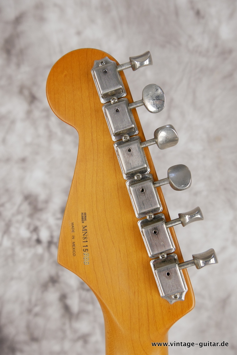 img/vintage/4278/Fender_Stratocaster_classic_60_Mexico_burgundy_mist_metallic_1998-010.JPG