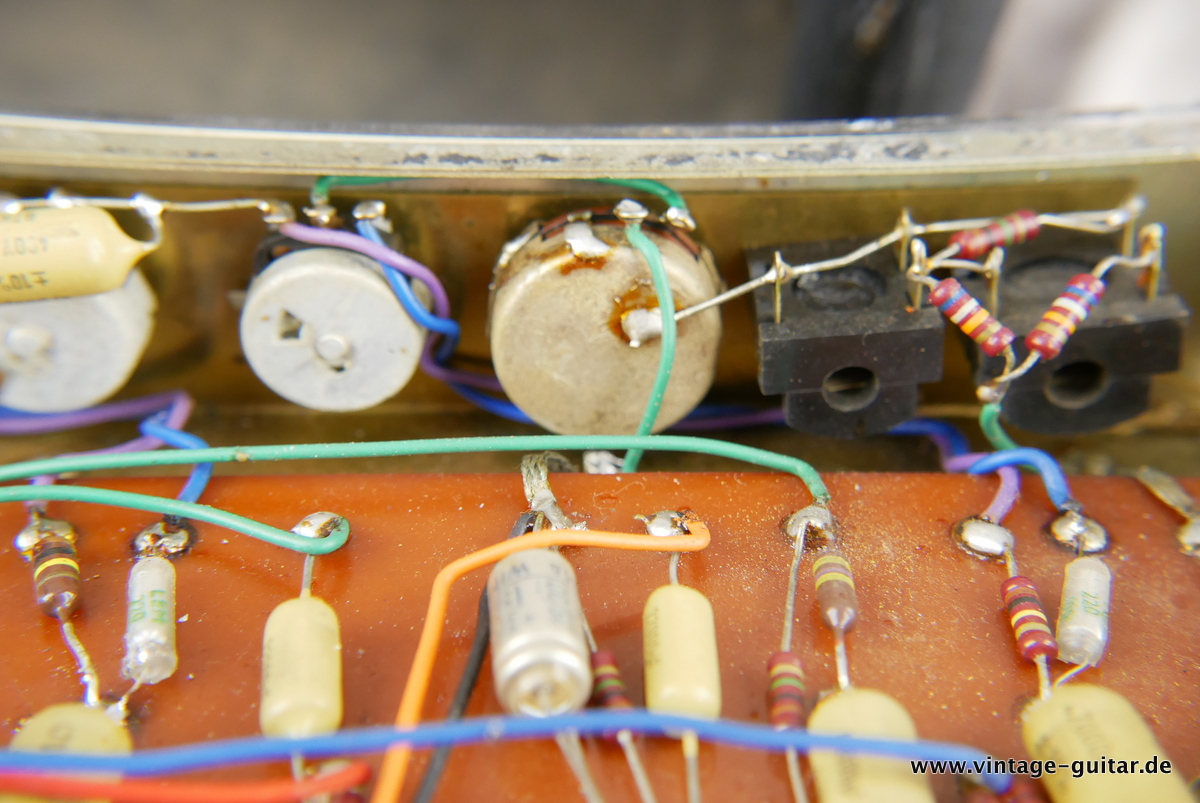 img/vintage/4293/Selmer_Treble_n_Bass_Mk_III_1970-012.JPG
